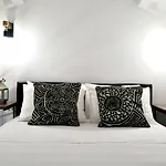 Queen 4 Apartment In The Heart Of The Corfu Historical Old Town Center